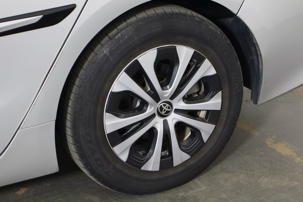 Used 2020 Toyota Prius Prime XLE FWD image 32