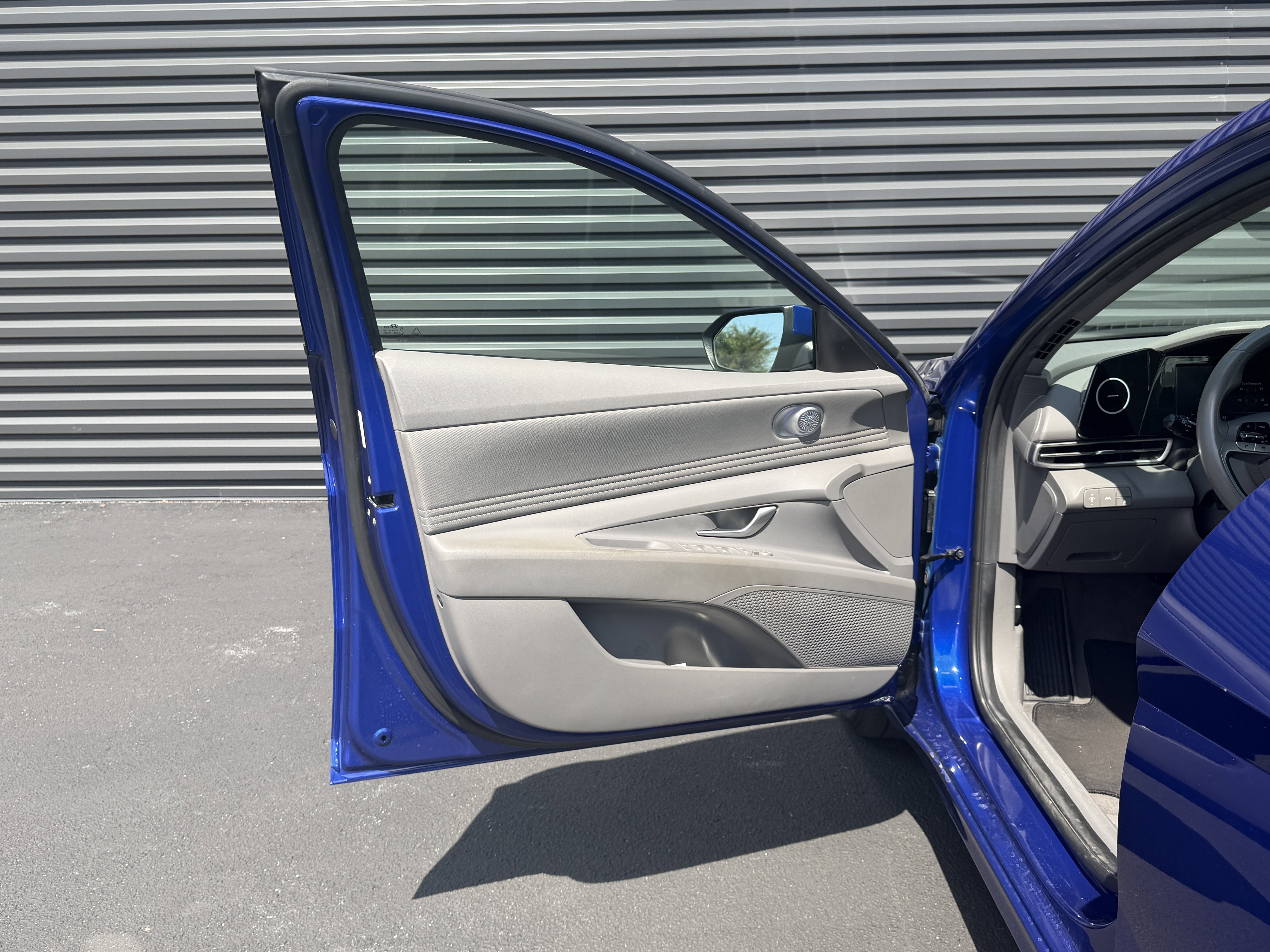 Used 2021 Hyundai Elantra SEL w/ Convenience Package FWD image 11