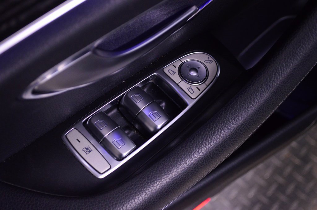 Used 2018 Mercedes-Benz E 300 E 300 image 18