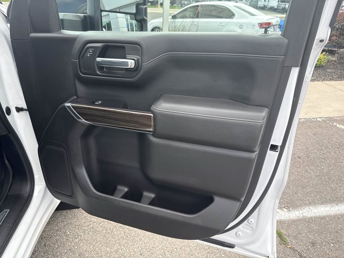Used 2020 Chevrolet Silverado 1500 LT w/ All-Star Edition AWD/4WD image 24