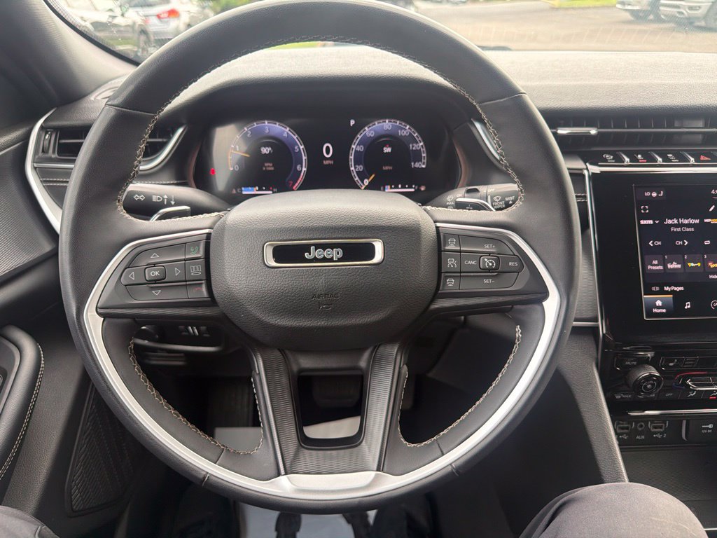 Used 2023 Jeep Grand Cherokee Altitude AWD/4WD image 15