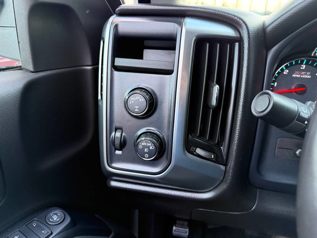 Used 2017 Chevrolet Silverado 1500 LT w/ All Star Edition image 28