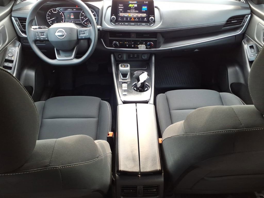Used 2025 Nissan Rogue S FWD image 11