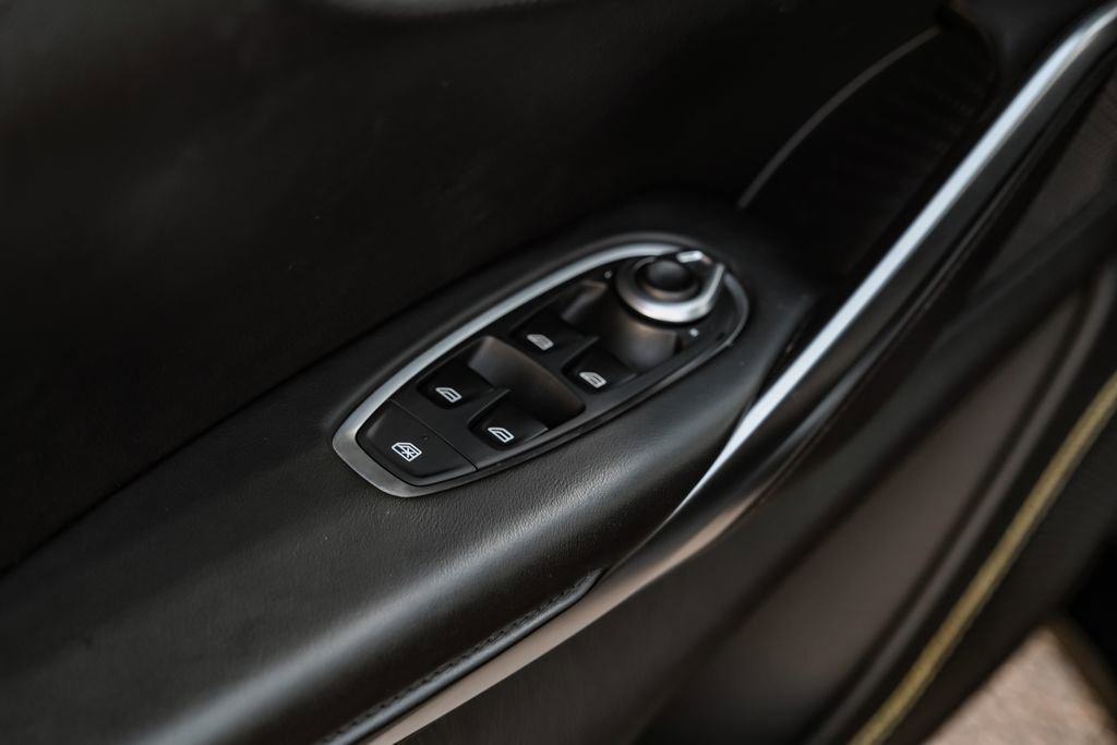 Used 2021 Aston Martin DBX image 47