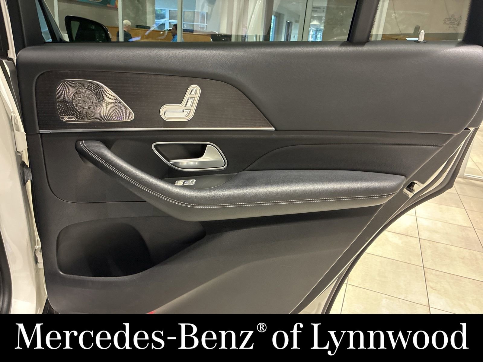 Used 2022 Mercedes-Benz GLS 450 4MATIC w/ AMG Line Exterior image 32
