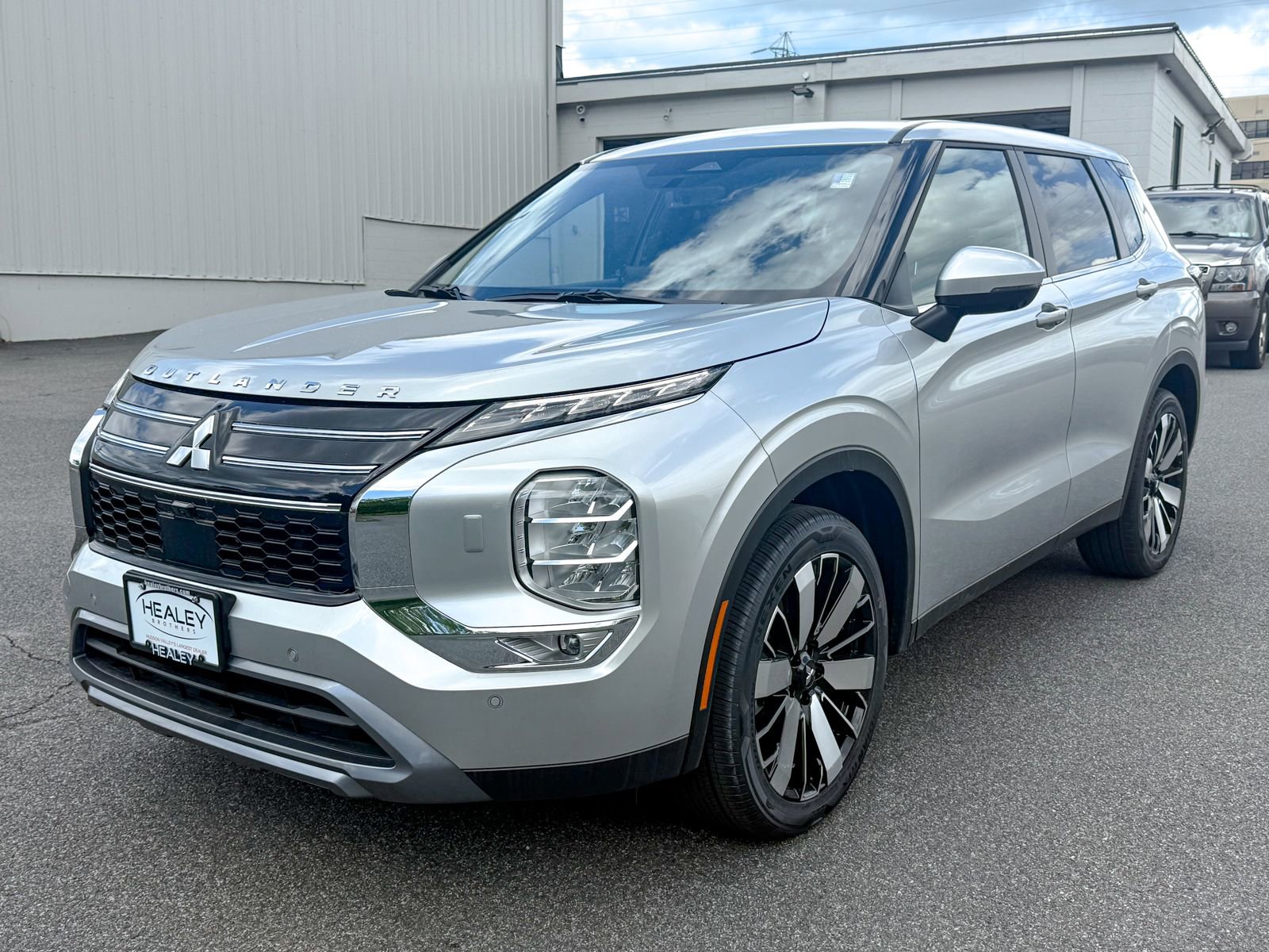 New 2026 Mitsubishi Outlander SE AWD/4WD image 3