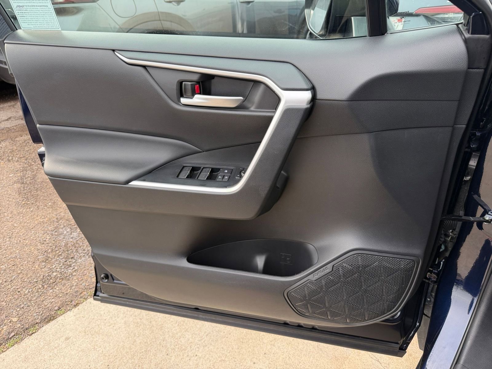 Used 2025 Toyota RAV4 XLE w/ Convenience Package image 20