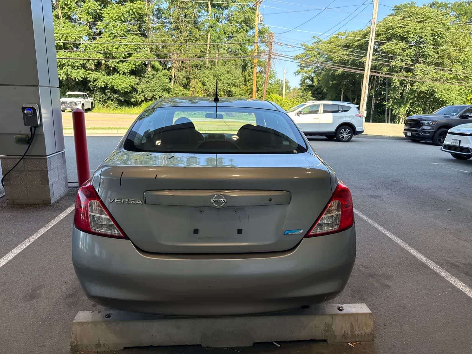 Used 2013 Nissan Versa S FWD image 10