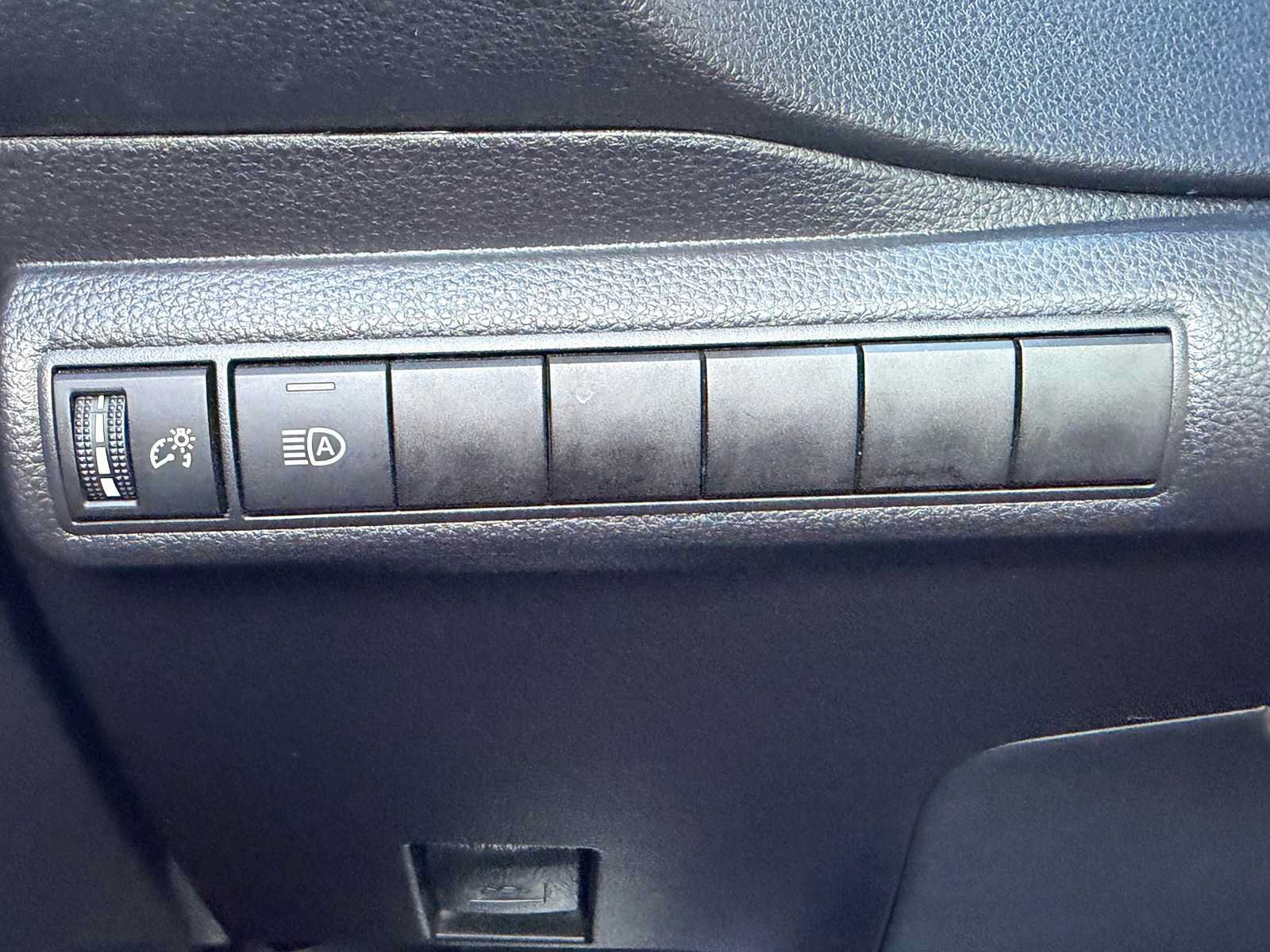 Used 2025 Toyota Corolla LE FWD image 15