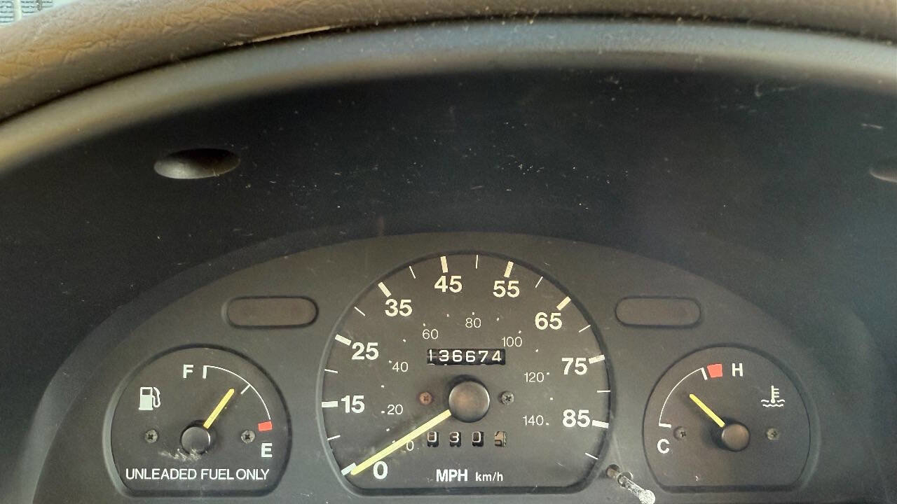 Used 1995 Geo Metro LSi image 9