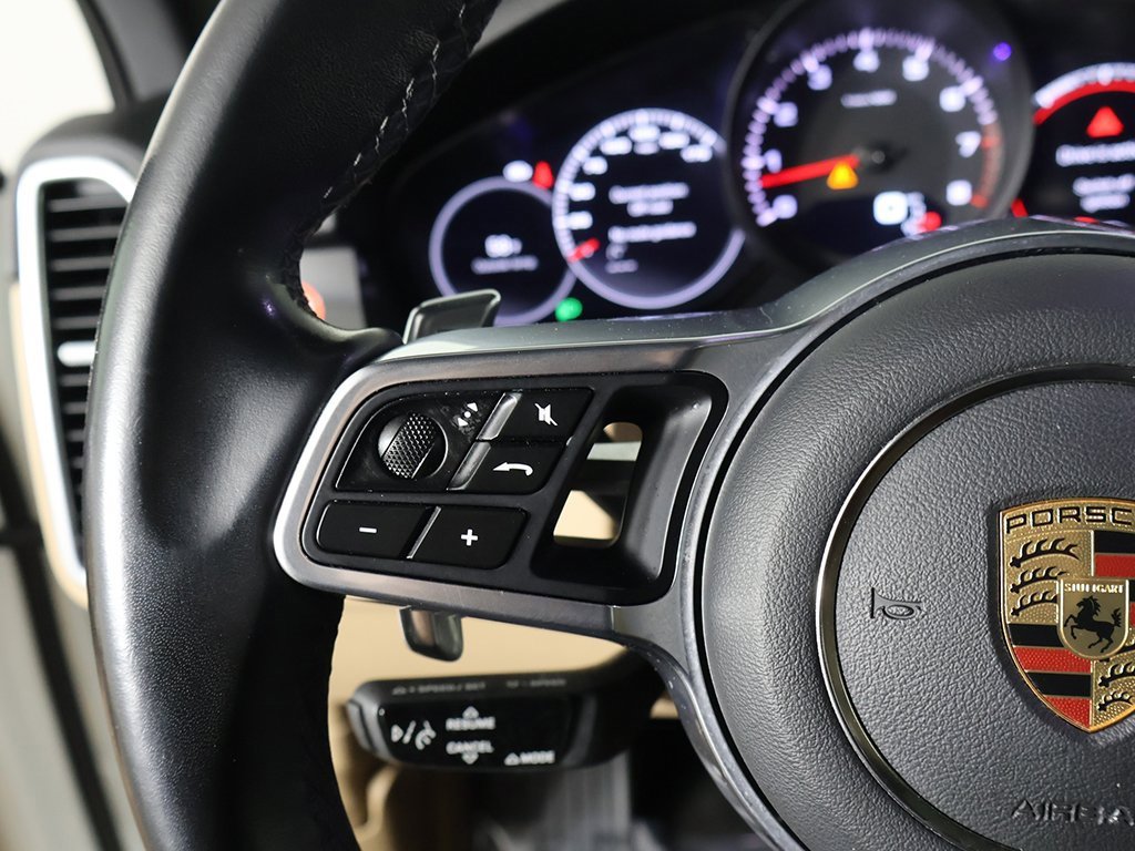 Used 2023 Porsche Cayenne Platinum Edition image 40