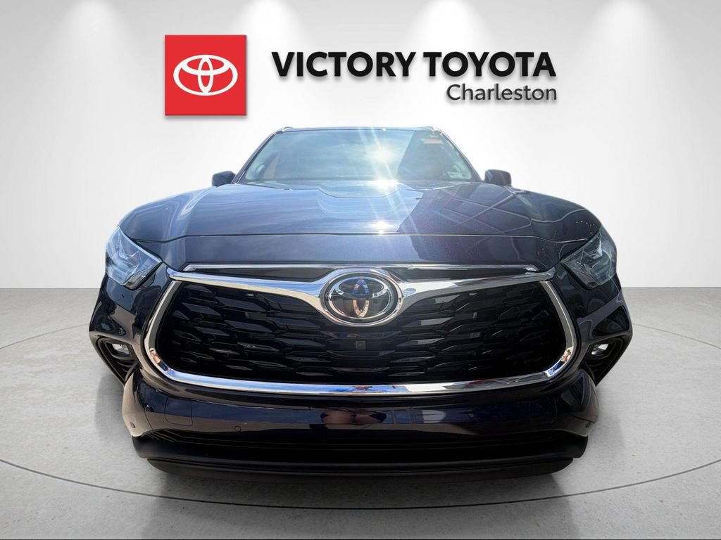 New 2026 Toyota Highlander Limited AWD/4WD image 8