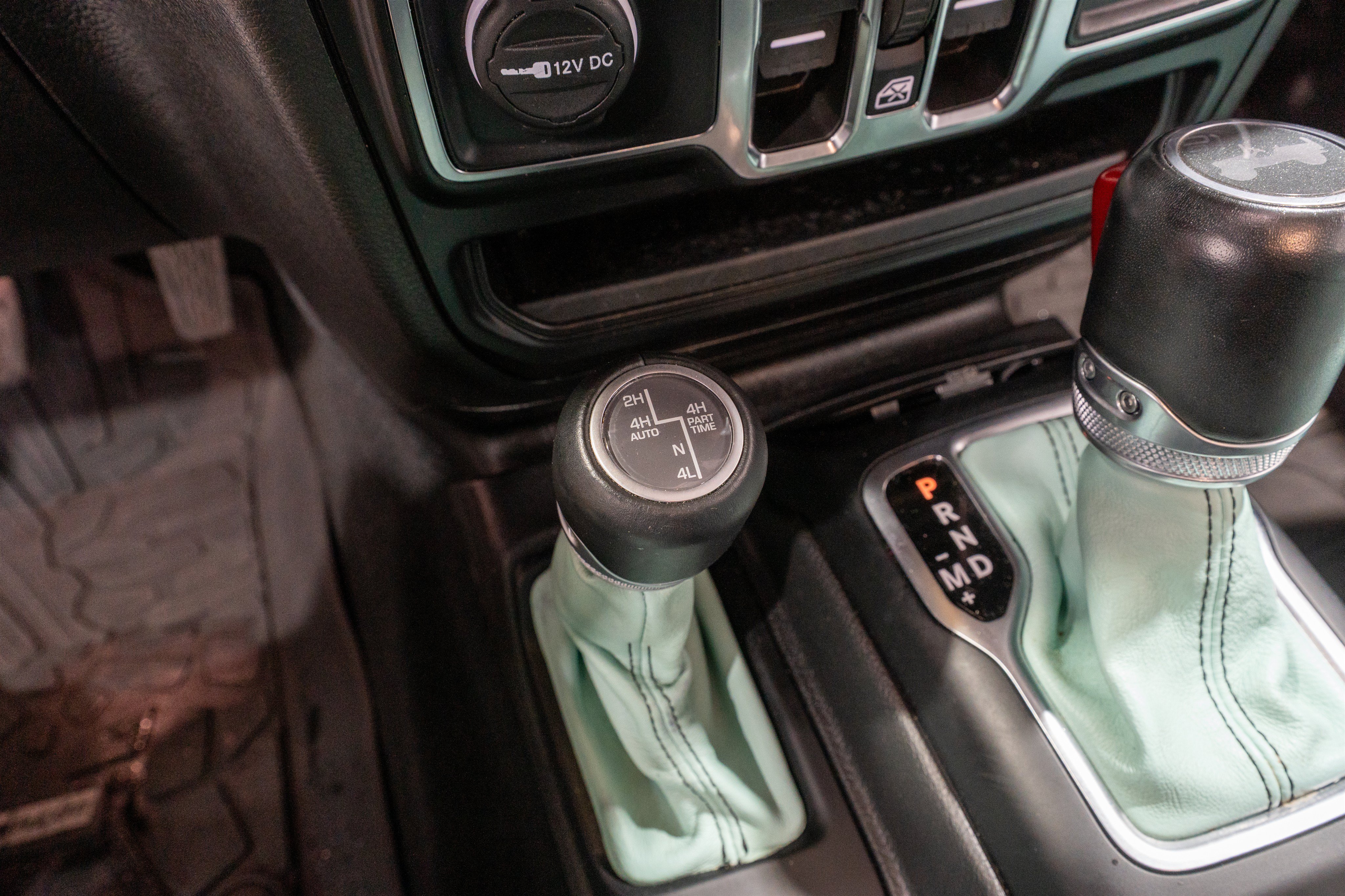Used 2022 Jeep Wrangler Unlimited Sahara AWD/4WD image 25