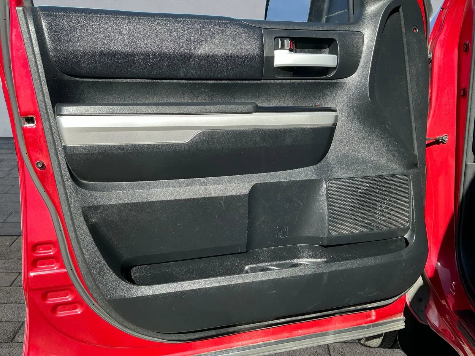 Used 2017 Toyota Tundra SR5 image 9