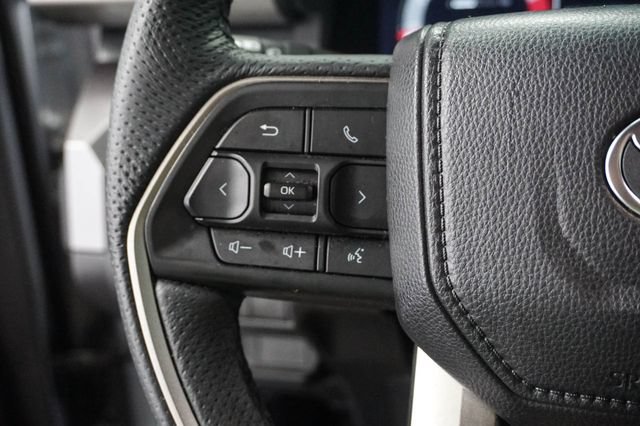 Used 2025 Toyota Tacoma TRD Sport AWD/4WD image 18