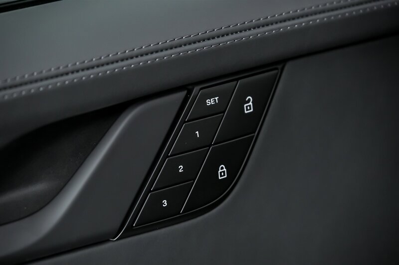 Used 2026 Porsche 911 Carrera RWD image 18
