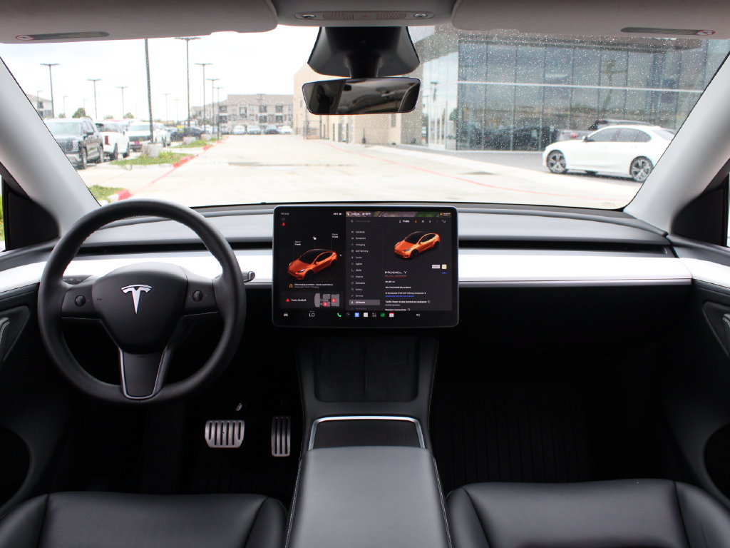 Used 2024 Tesla Model Y Performance AWD/4WD image 21