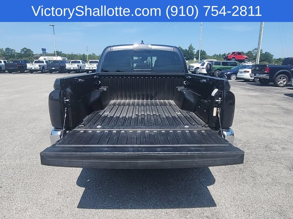 Used 2022 Toyota Tacoma SR5 AWD/4WD image 25