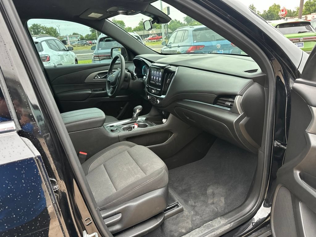 Used 2023 Chevrolet Traverse LT FWD image 24