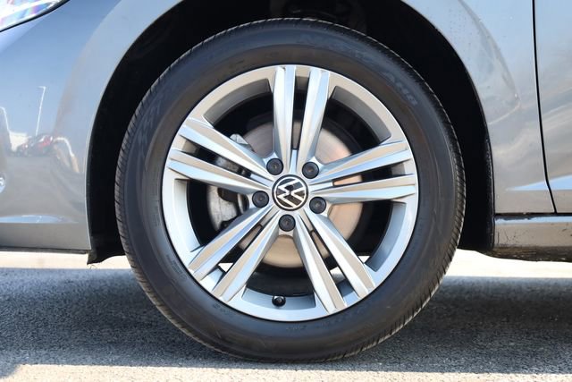 Used 2024 Volkswagen Jetta SE image 9