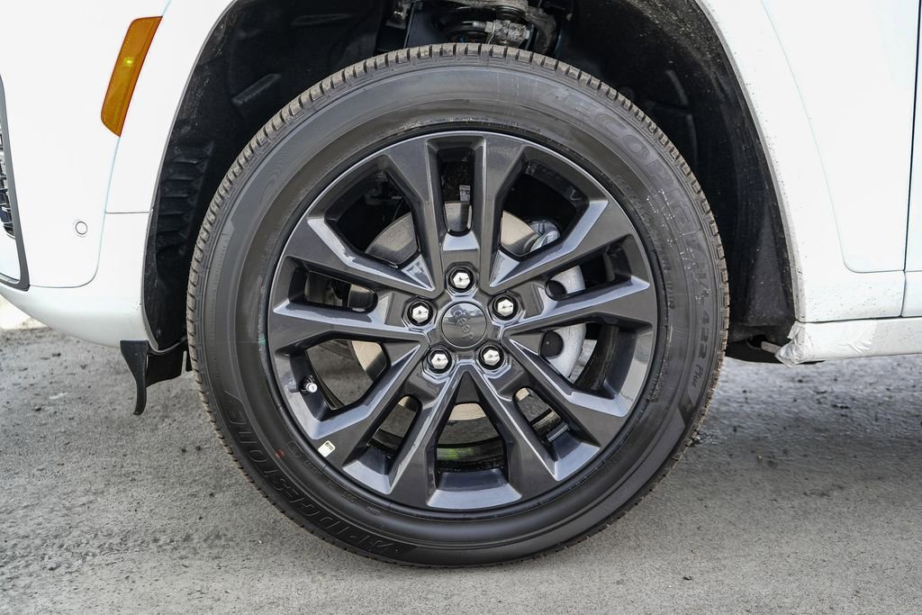 New 2026 Jeep Grand Cherokee Limited image 11