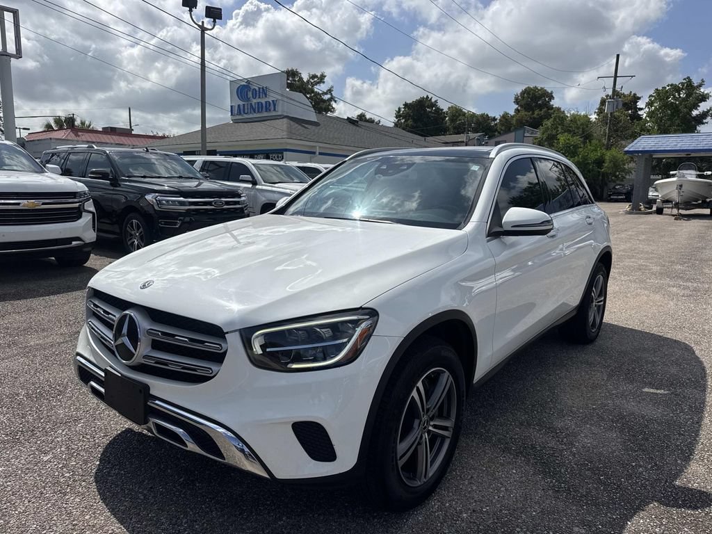 Used 2020 Mercedes-Benz GLC 300 4MATIC w/ Multimedia Package image 3