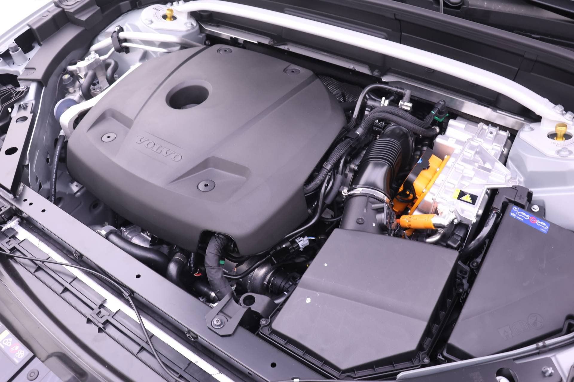 New 2026 Volvo XC60 T8 Polestar w/ Protection Package Premier image 16