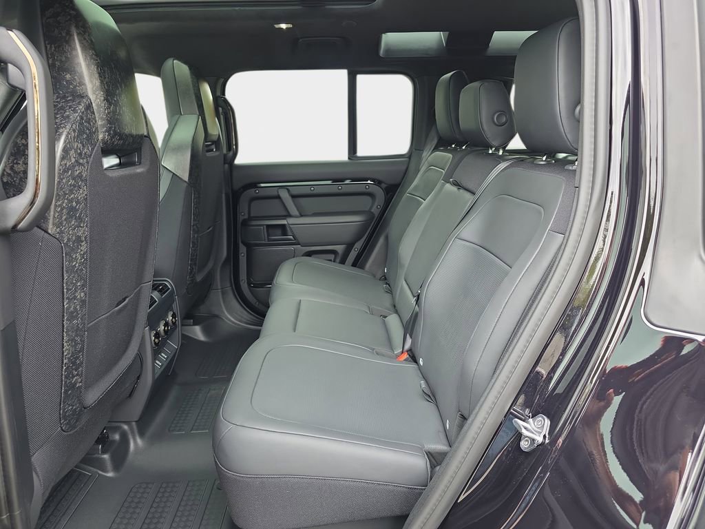 New 2026 Land Rover Defender 110 OCTA AWD/4WD image 13