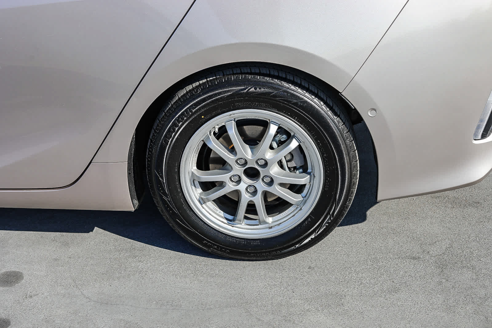 Certified 2017 Toyota Prius Prime Advanced w/ Carpet Mat Package FWD image 11