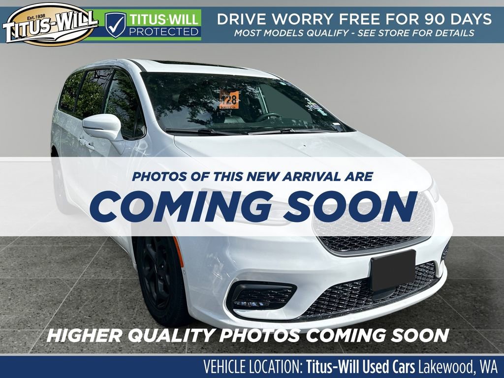 Used 2022 Chrysler Pacifica Limited w/ Uconnect Theater Family Group image 1
