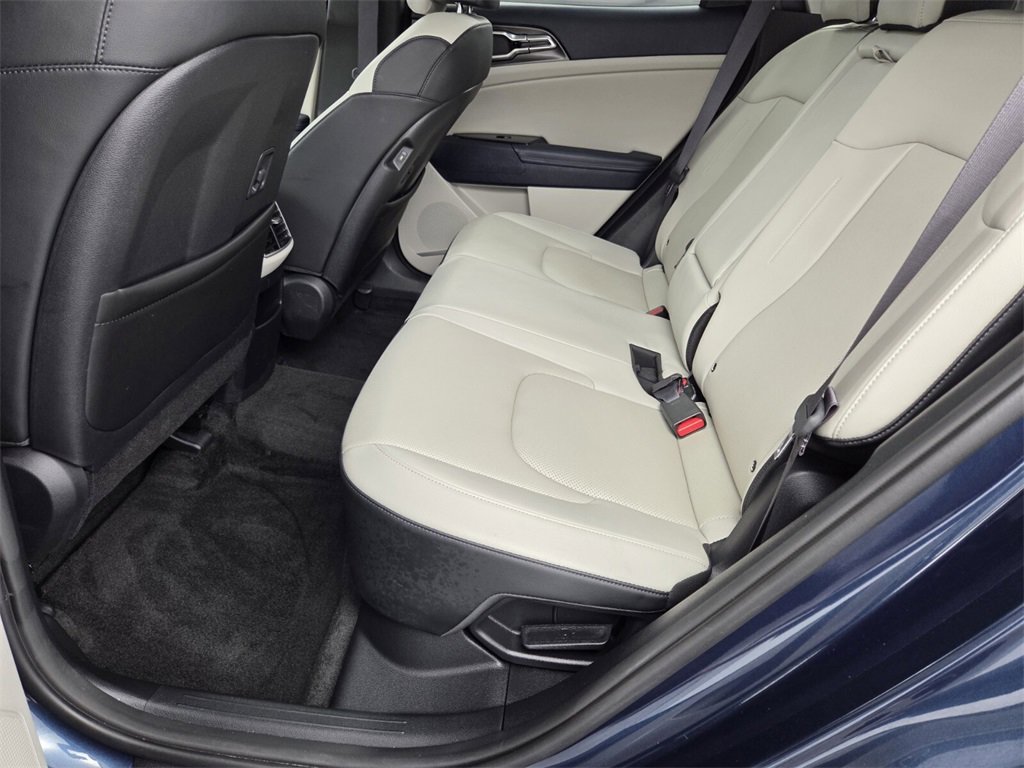 Used 2023 Kia Sportage EX w/ EX Premium Package image 26