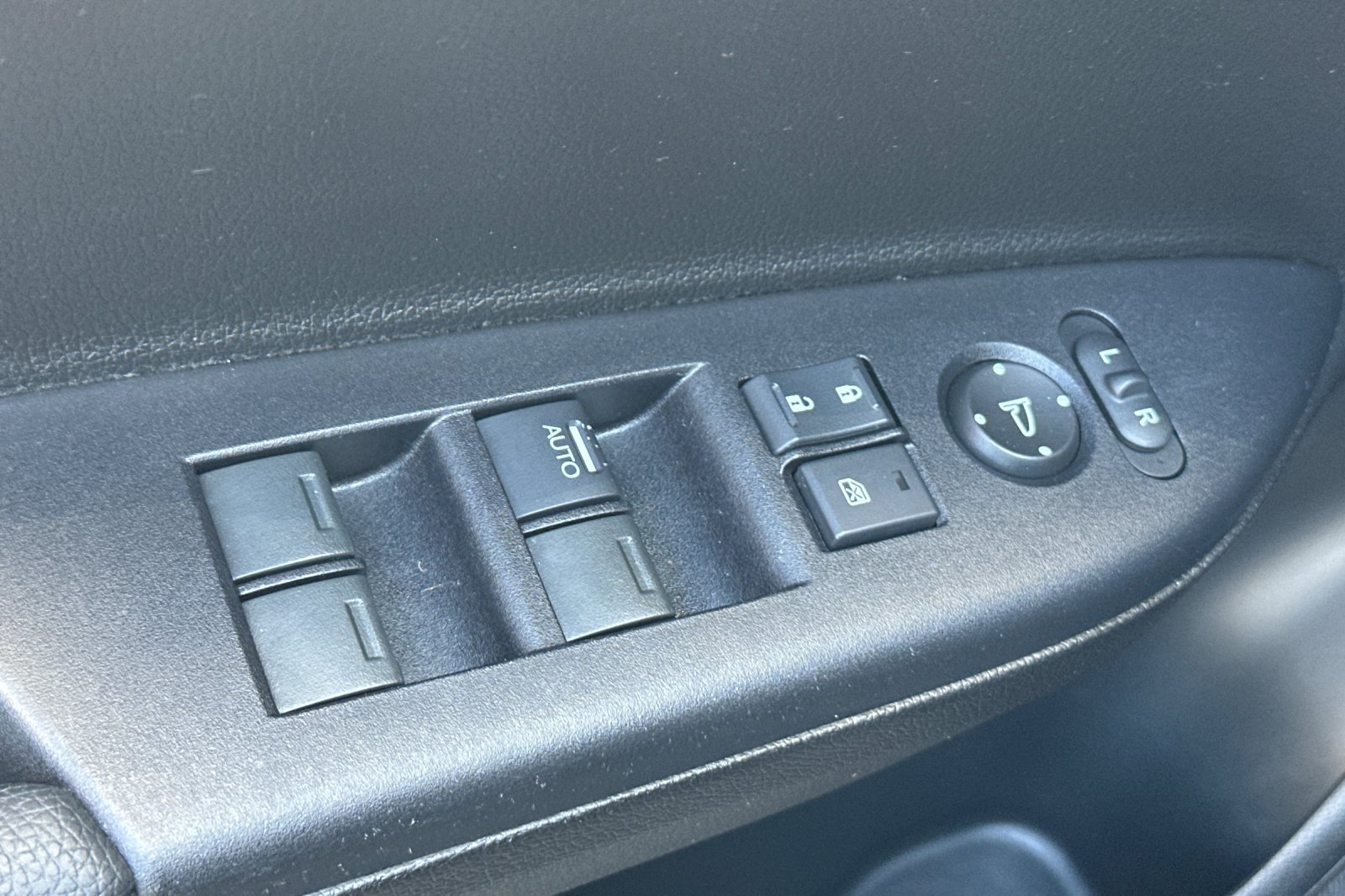 Used 2017 Honda Accord Sport image 13