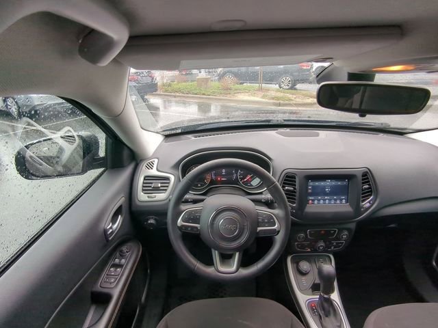 Used 2020 Jeep Compass Sport image 33
