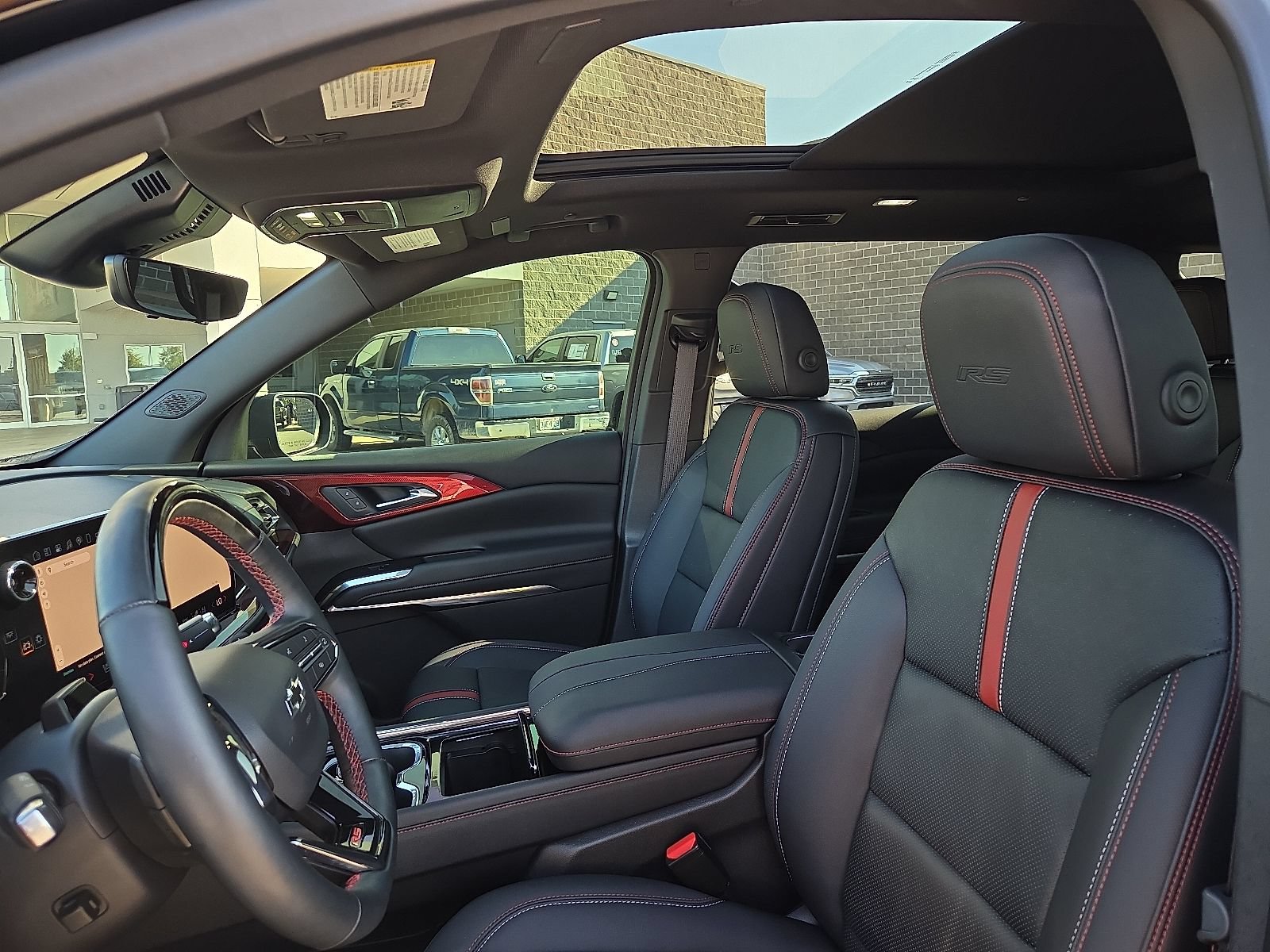 Used 2025 Chevrolet Traverse RS AWD/4WD image 14