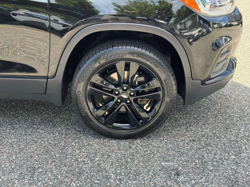 Used 2018 Chevrolet Trax LT w/ Redline Edition AWD/4WD image 10