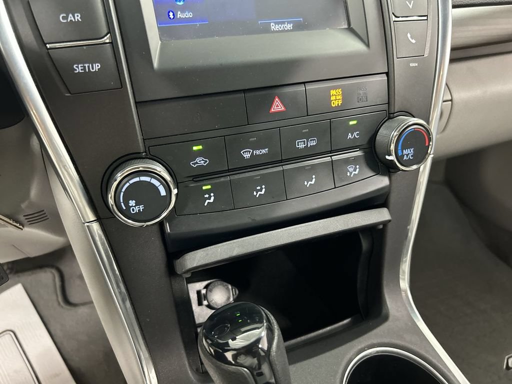 Used 2016 Toyota Camry LE FWD image 16