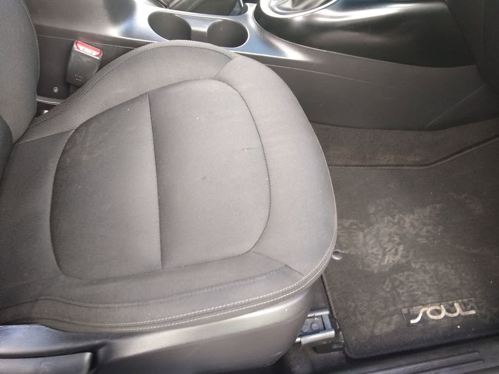 Used 2017 Kia Soul + image 25