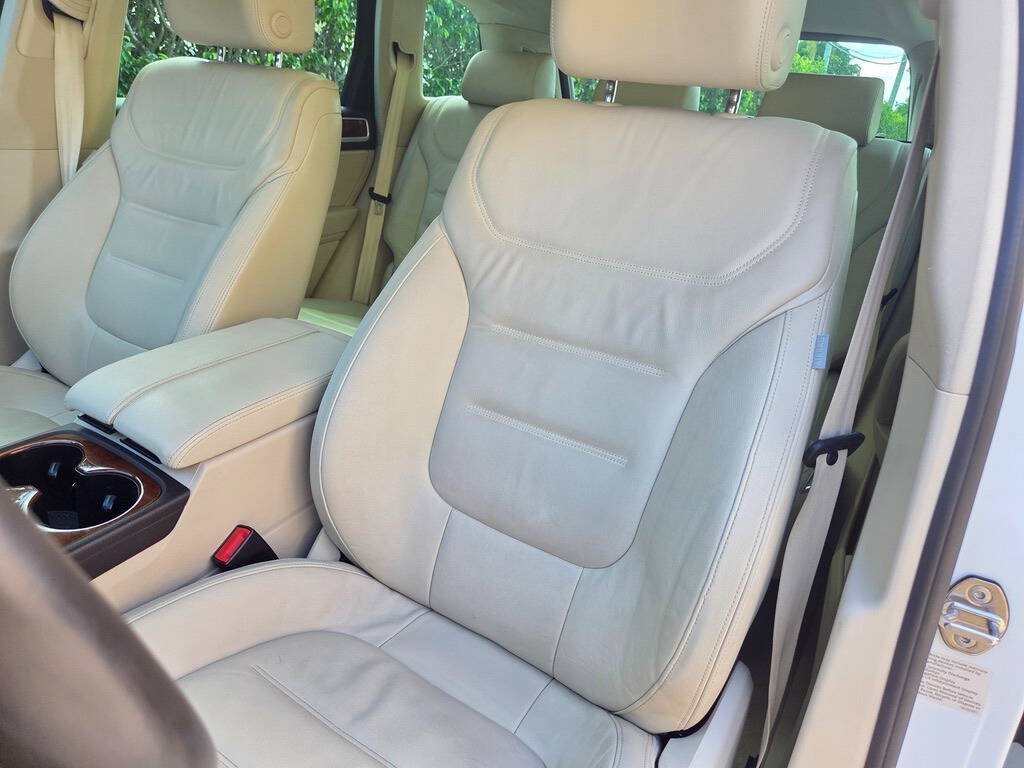 Used 2014 Volkswagen Touareg TDI AWD/4WD image 34