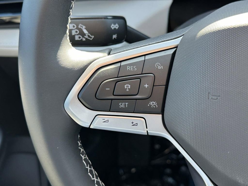 New 2025 Volkswagen Taos S image 17