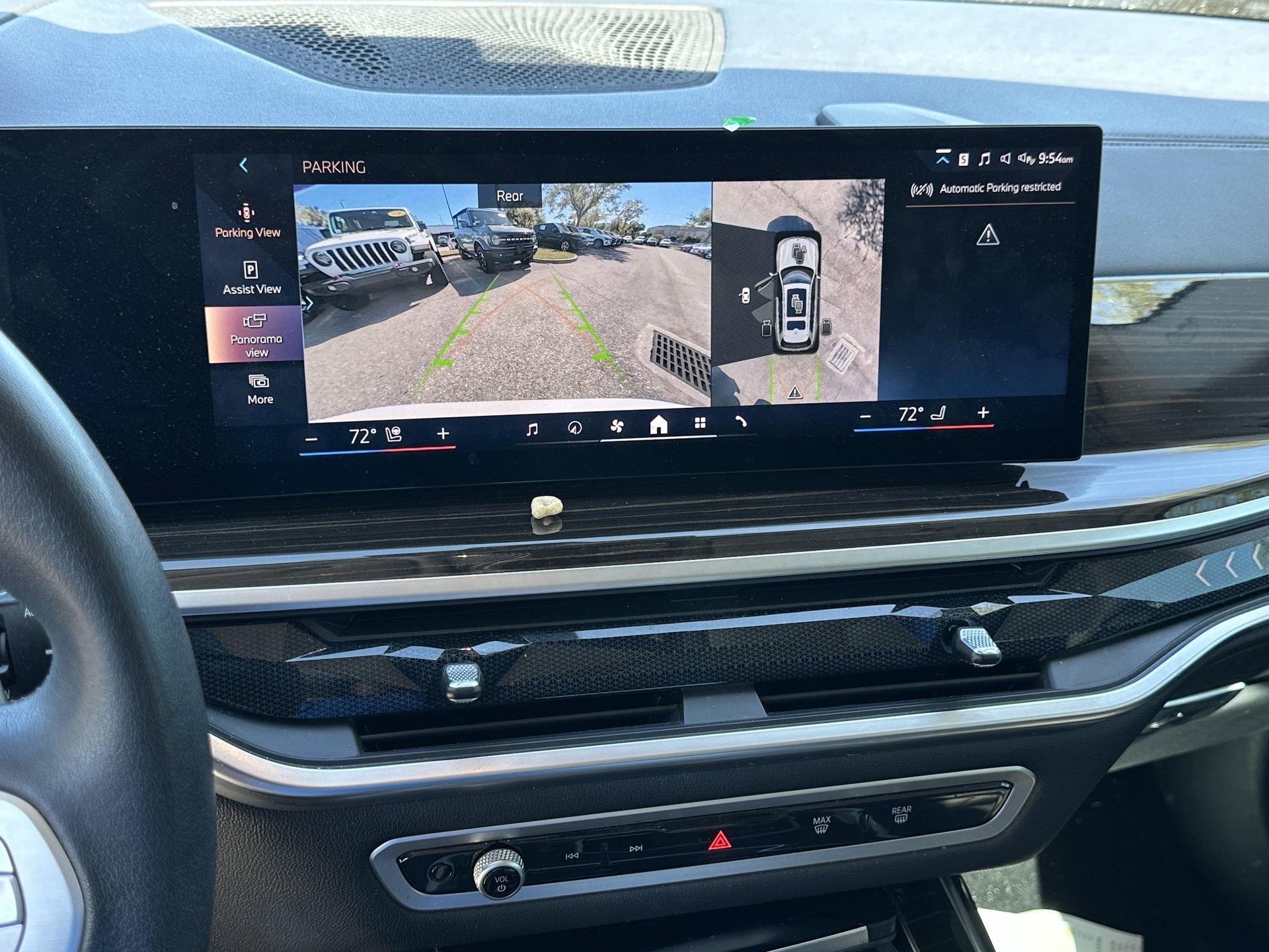 Certified 2024 BMW X7 xDrive40i w/ Premium Package image 24