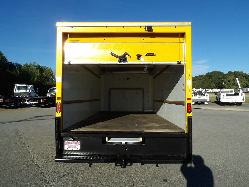 Used 2022 Ford E-350 and Econoline 350 Super Duty RWD image 32