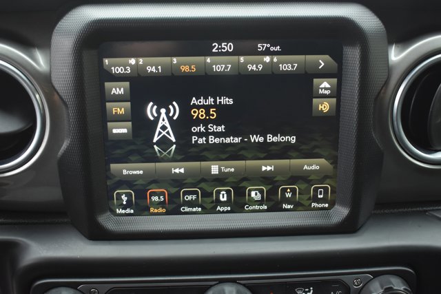 Used 2018 Jeep Wrangler Unlimited Sahara image 24