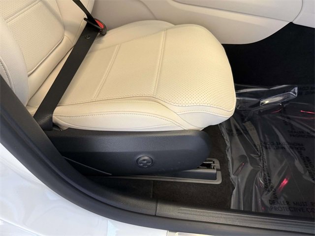 Used 2025 Mercedes-Benz GLC 300 4MATIC image 15