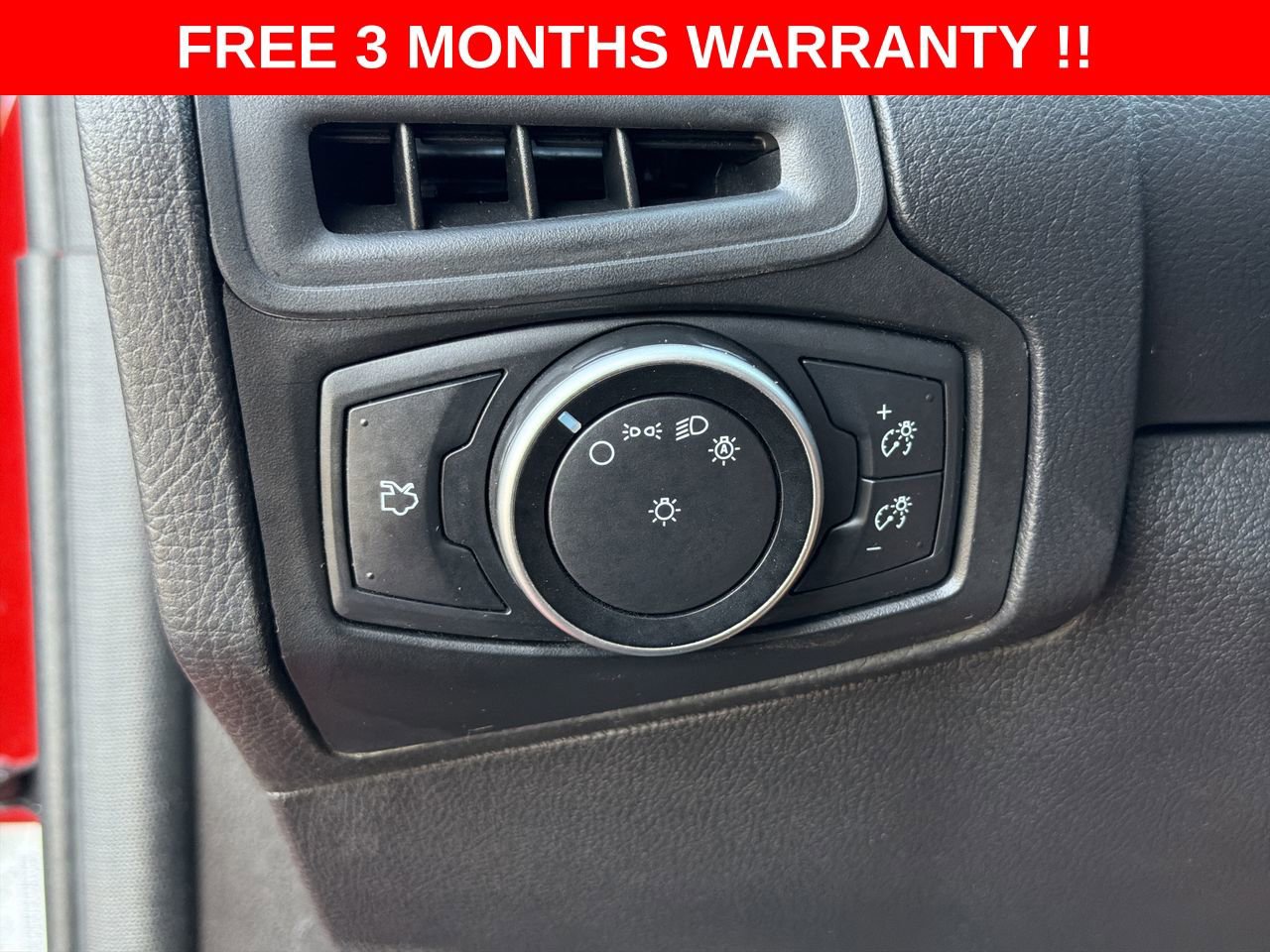 Used 2017 Ford Focus SE FWD image 38