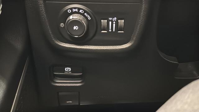 Used 2022 Jeep Grand Cherokee L Limited image 20