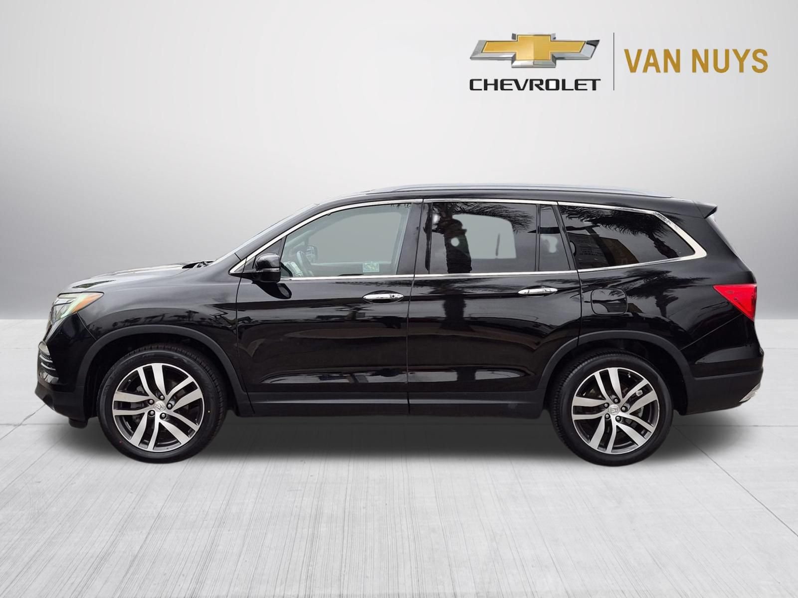 Used 2017 Honda Pilot Touring image 8