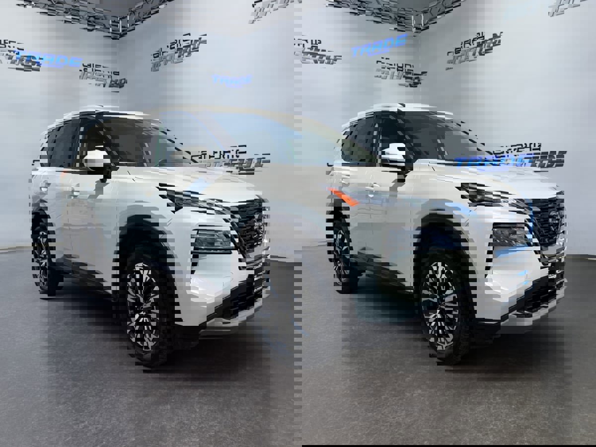 Used 2023 Nissan Rogue SV image 3