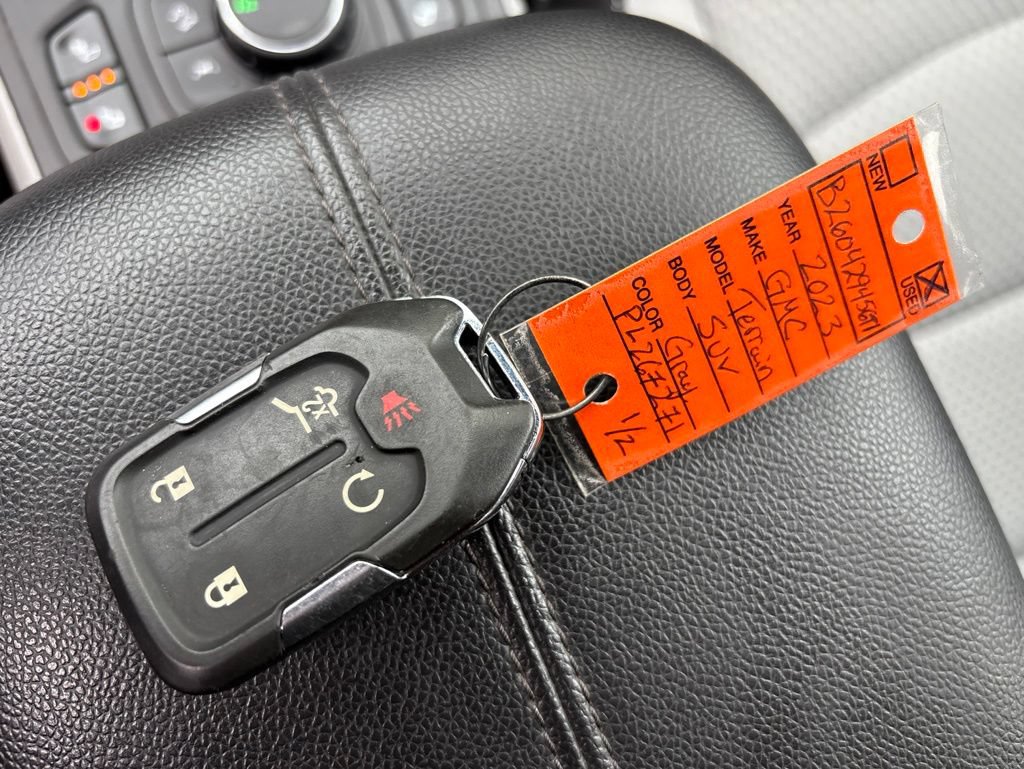 Used 2023 GMC Terrain SLE w/ Driver Convenience Package AWD/4WD image 30
