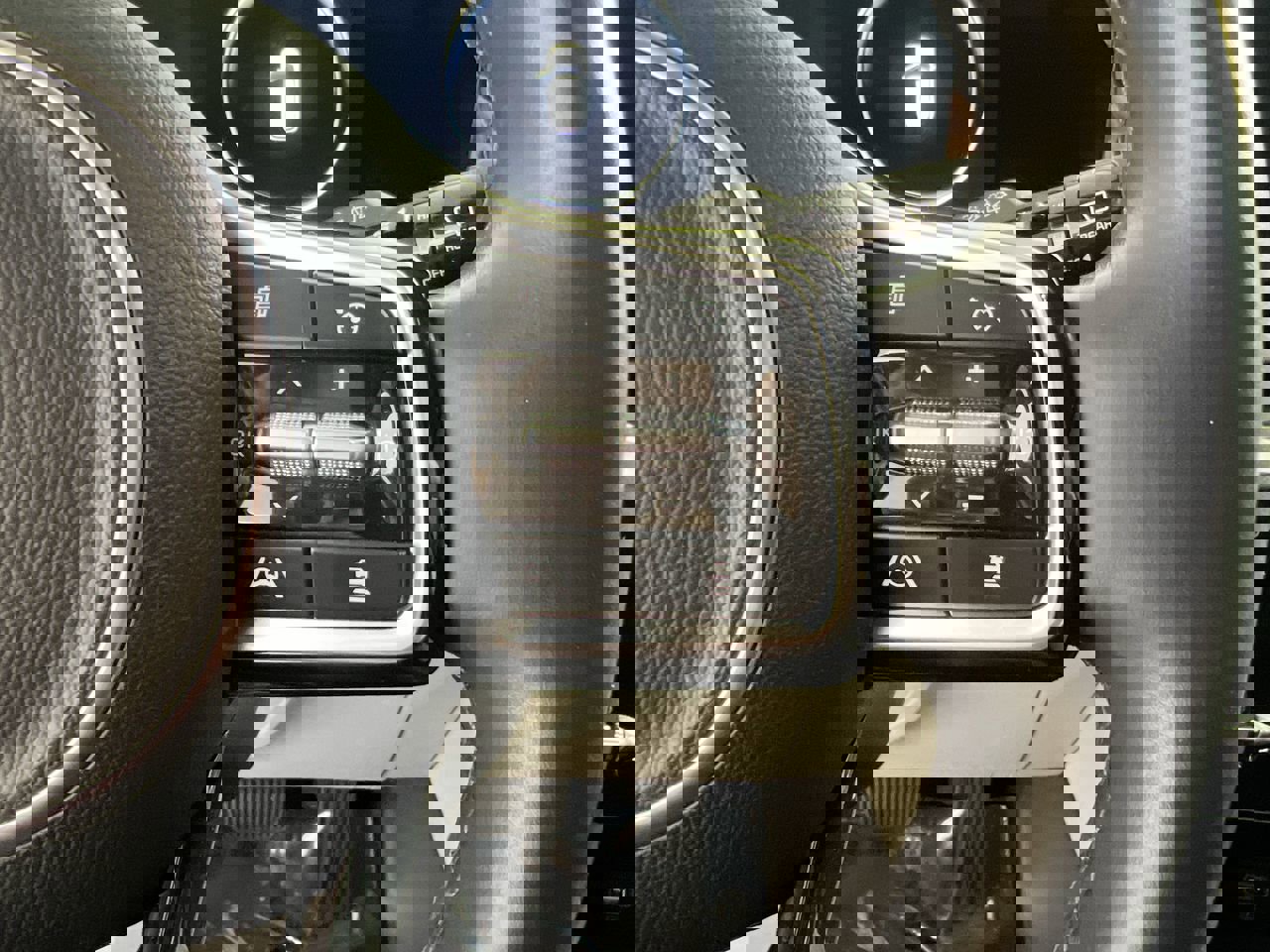 Certified 2024 Kia Carnival SX Prestige image 19