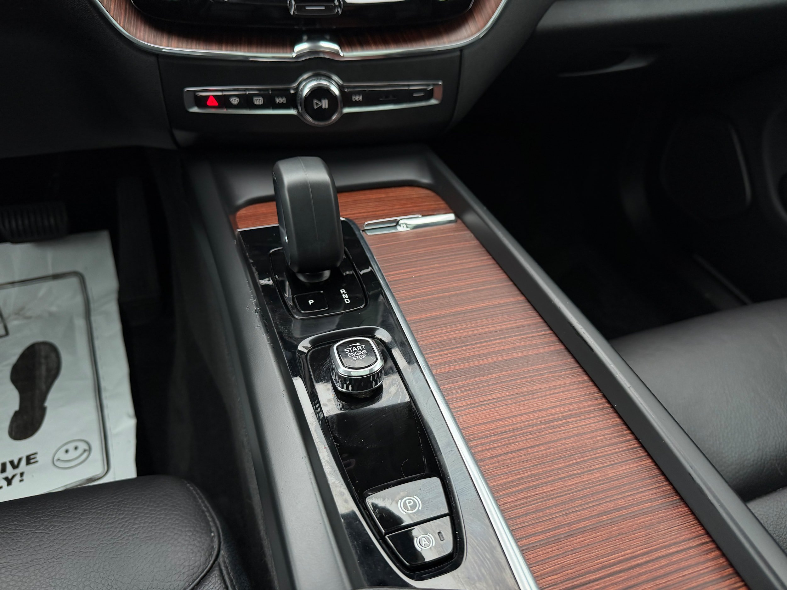 Certified 2023 Volvo XC60 B5 Plus w/ Protection Package Premier FWD image 15